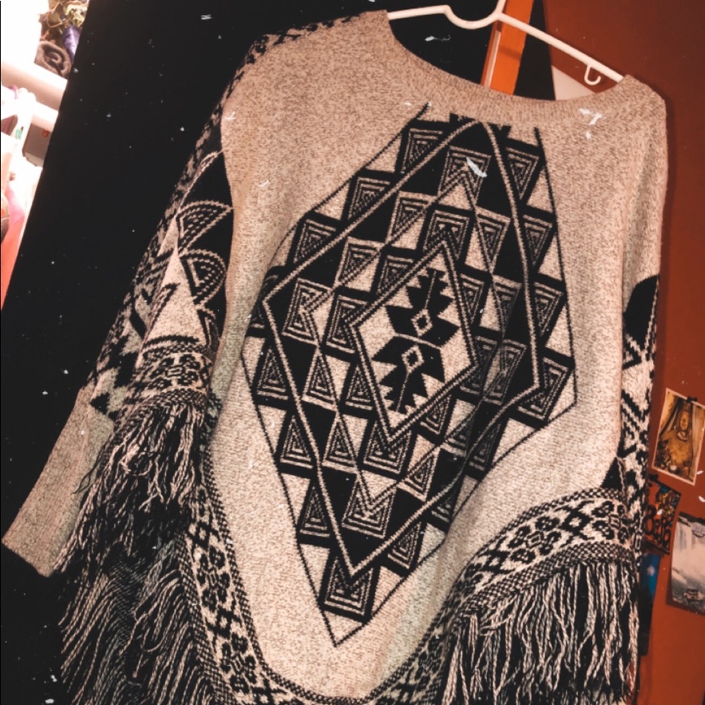 Olivia Sky Aztec Print Shawl